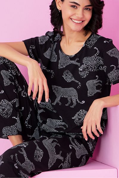 Siyah İnci Black and White Leopard Tiger Printed Crew Neck Knitted Pajama Set