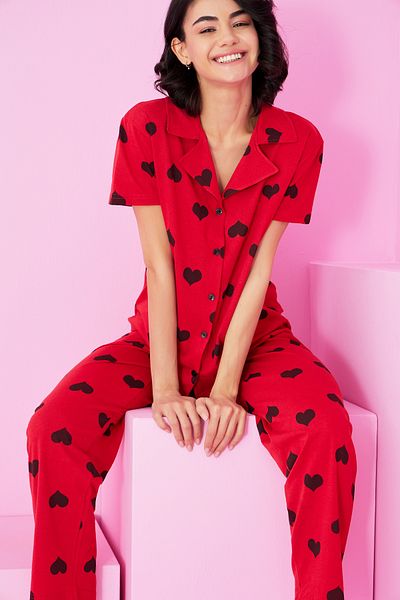 Siyah İnci Red Black Heart Printed Shirt Collar Buttoned Knitted Pajama Suit