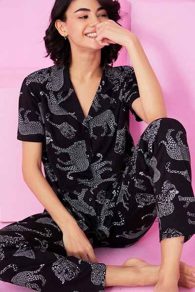 Siyah İnci Black and White Tiger Leopard Printed Shirt Collar Buttoned Knitted Pajamas Suit
