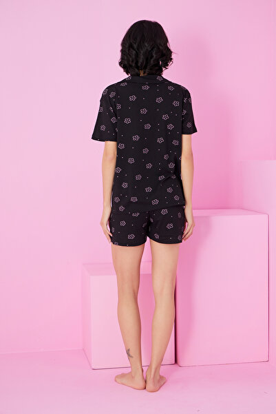 Siyah İnci siyah pembe çiçek baskılı Gömlek Yaka Düğmeli Örme Şort Takım