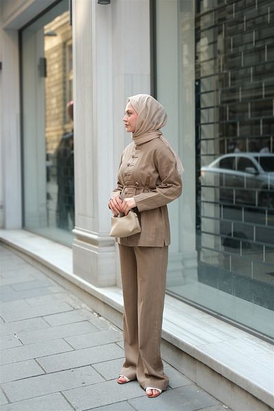 LOCCO بدلة Clandestina النسائية ذات الأزرار المفصلة تدعم المنك