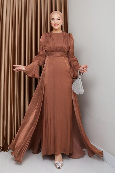 Olcay Yoryo Seiden-Hijab-Abendkleid mit Cape-Rock TABA 1235