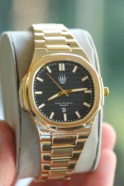 WATCHOFROYAL Novatick Gold Black Wrist Watch