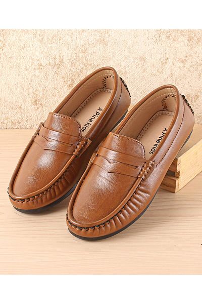 Pine kids حذاء لوفر سهل الارتداء بلون واحد من باين كيدز - بني فاتح