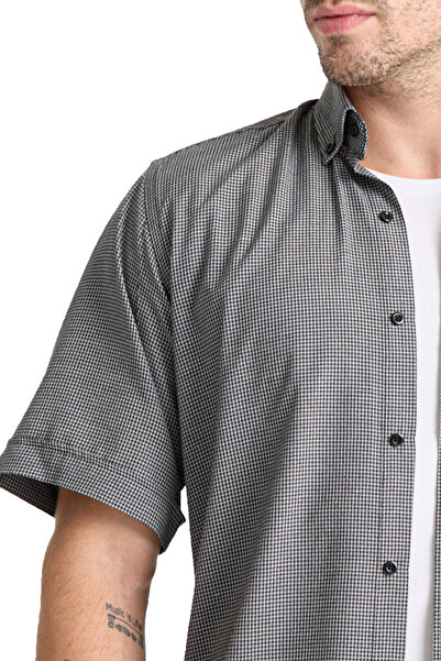 Varetta Чоловіча чорна сорочка з короткими рукавами, широким кроєм, кишенями та ґудзиками на комірі