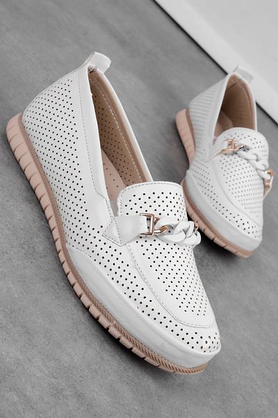 Lal Shoes & Bags حذاء كاجوال نسائي من Ulrika بسلسلة مثقوبة ومفصلة - أبيض