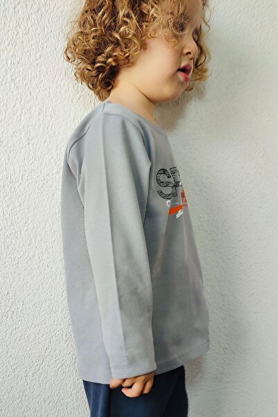 Breeze Μακρυμάνικο μπλουζάκι για αγόρια με θέμα τα ταχύτητα στην πλάτη με τύπωμα 2-6 ετών, γκρι