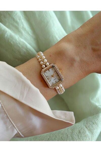 diana pole ساعة يد نسائية باللون الذهبي