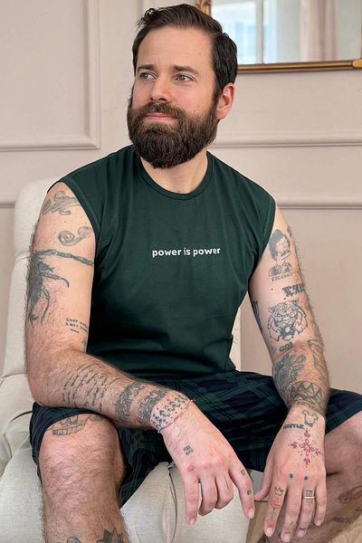 Pijamaevi Grünes Power bedrucktes Herren-Pyjama-Set mit Shorts ohne Ärmel