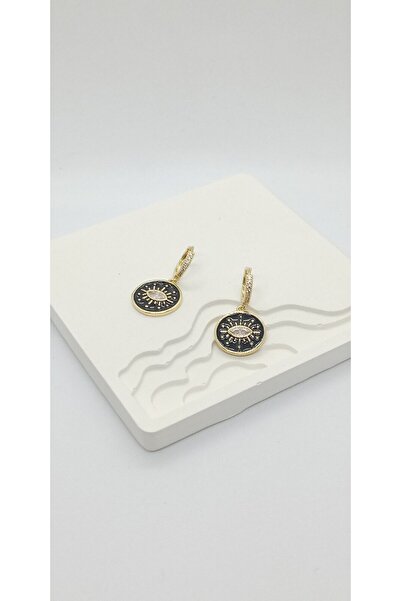 ndjewelry أقراط متدلية بتفاصيل عين ذهبية وقاعدة سوداء