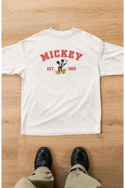Fuddy Moda Tricou unisex Mickey 1928 scris cu imprimeu supradimensionat cu personaje de desene animate