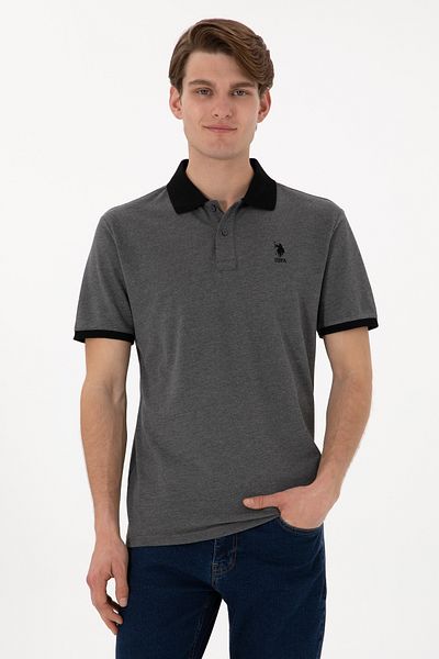 U.S. Polo Assn. تي شيرت رجالي ذو قصة عادية وياقة بولو أنثراسايت ميلانج أساسي 50305989-VR081