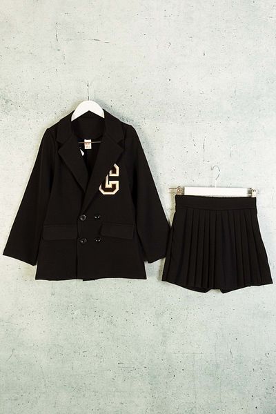 wakawakakidsstore Black Girl's Kit: Krap Fabric Pleats Effect Explanatory Button Closure Bazer Jacket