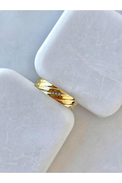 Seda Bijuteri Çelik Şerit Desenli Taşlı Yüzük Gold
