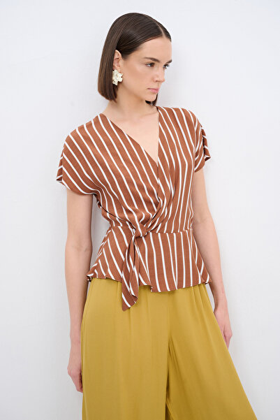 Love My Body V Yaka Bluz