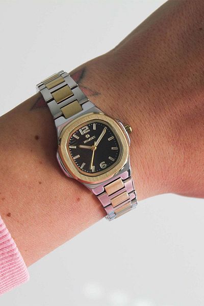 Homies Hm26096S01-4 Women Wrist Watch with Steel Cord