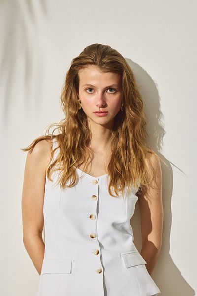 Quzu Pocket Flap Buttoned Straps Linen Blouse Ecru