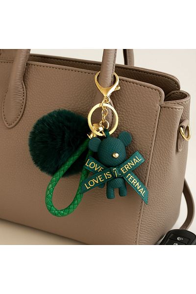 ECARLA Breloc verde cu puf, ursuleț și fundă „Love is Eternal” - Accesoriu șic pentru chei sau geantă