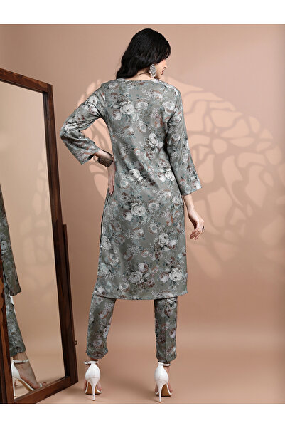 Vishudh By Styli Women Green Floral Printed Kurta with Trousers