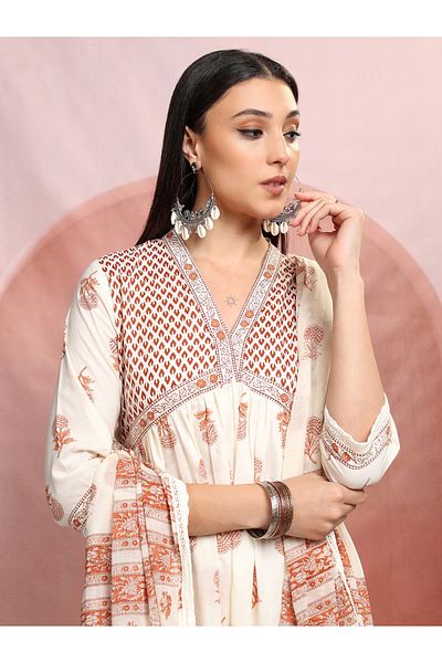 Vishudh By Styli Women Peach Floral Printed V-Neck Cotton Kurta Set