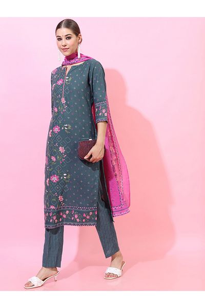 Vishudh By Styli Women Green Floral Printed Cotton Kurta Set with Dupatta