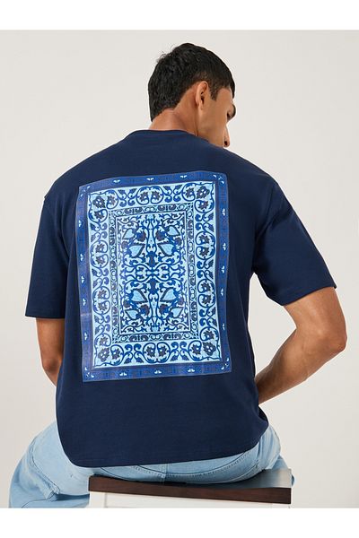 Styli MEN TEXTURED BOXY FIT TAPESTRY GRAPHIC WITH EMBROIDERY T-SHIRT