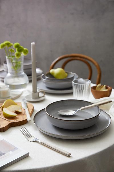 Kütahya Porselen Kütahya Porselen Moderna 18-Piece Dinner Set for 6 Grey, Modern Elegance