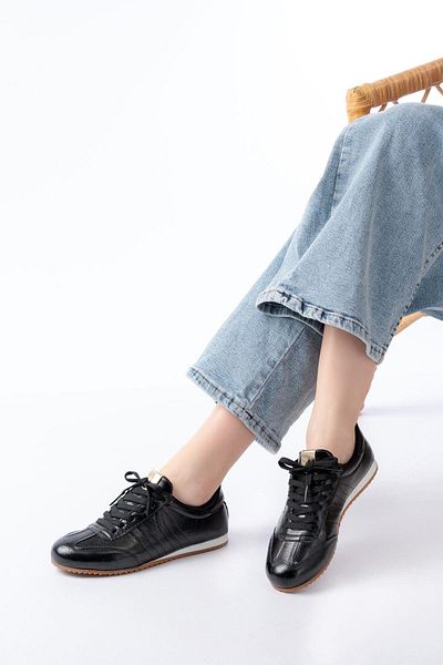 Aymood M-1009 Black Patent Leather Laced Daily Women's Sports