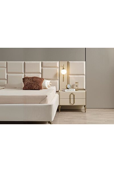 Doressa Nacco Komodin