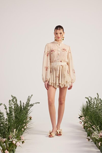 HOLLY LOLLY Beige Valeria Set: Floral Shirt and Shorts