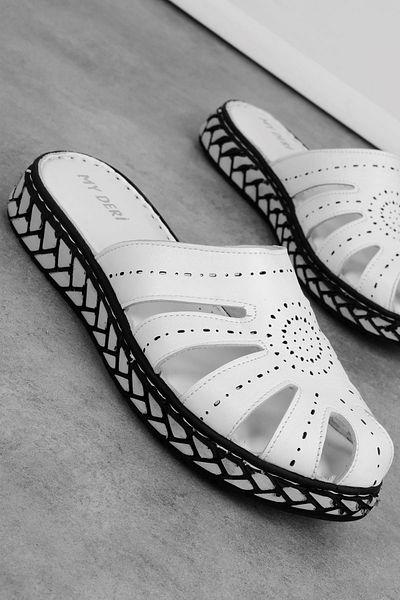 Lal Shoes & Bags Papuci Kayla pentru femei din piele naturală cu zăbrele-alb