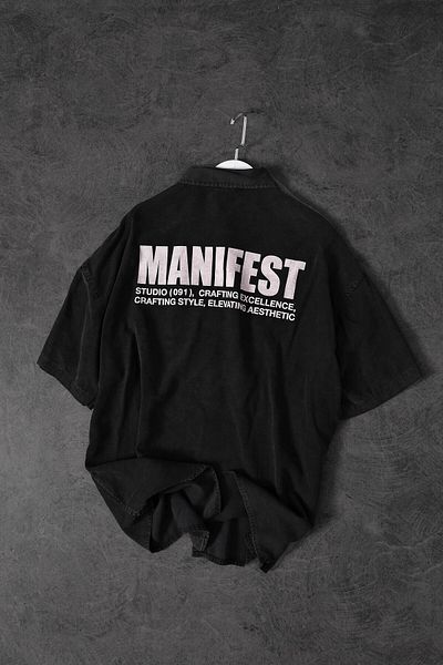 Slatra Men's Black Manifest Embossed Print Oversize Short Sleeve Shirt