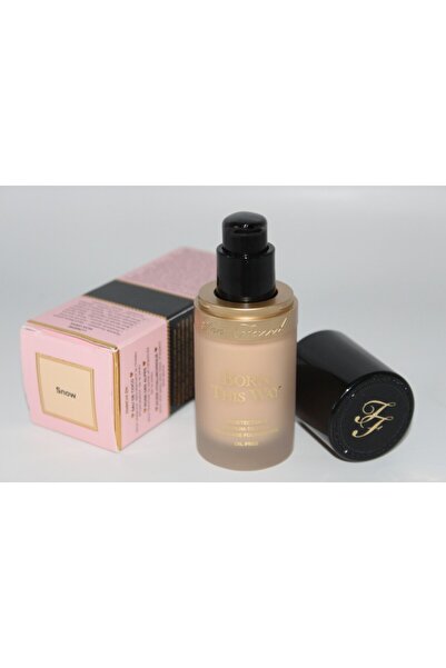 Too Faced Album Too Faced Born This Way od Nuanta Snow