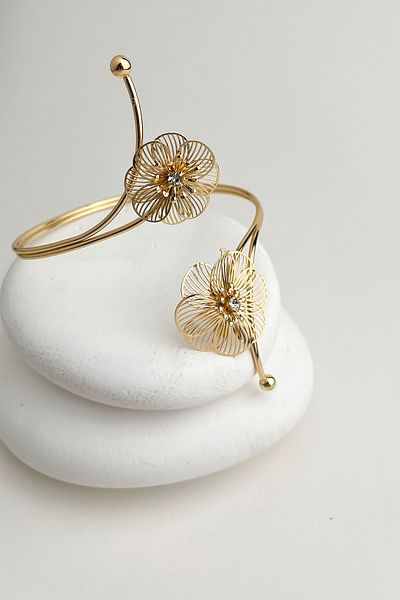 Modex Gold Color Stone Detailed Clover Arm Accessory (Diameter: 9cm)
