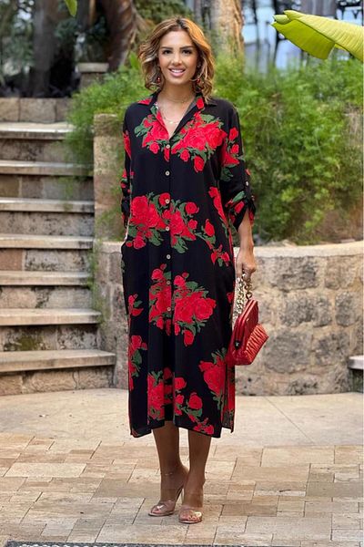 Nevin Kaya Moda فستان قميص أسود طويل الطول مع ورود حمراء