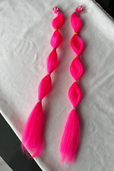 TakıDolabı Πλαϊνό χτένισμα με λεπτομέρεια με πόρπη σε ροζ χρώμα