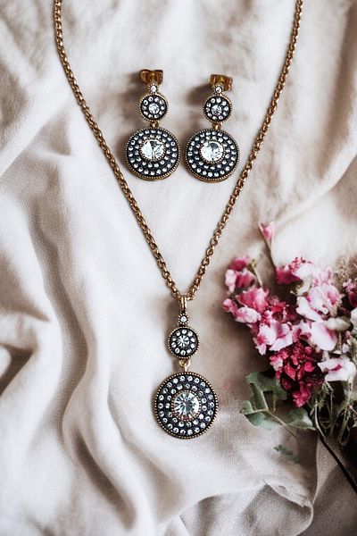 FAYRA ACCESSORIES Zircon Cubic Zirconia Round Figure Necklace and Earrings Set
