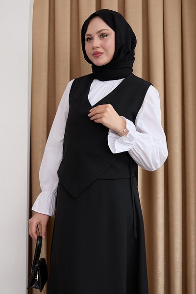 InStyle Costum negru cu vestă cu detaliu de legare