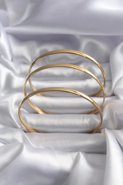 TakıDolabı سوار نسائي من الفولاذ باللون الذهبي موديل Ajda