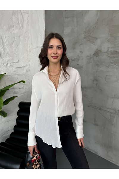 Elif Özbey Butik Cămașă albă cu textura încrețită