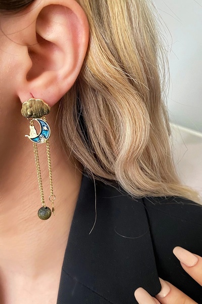 TakıDolabı أقراط Beoje للنساء بتصميم كوكب وقمر مطلي مستورد