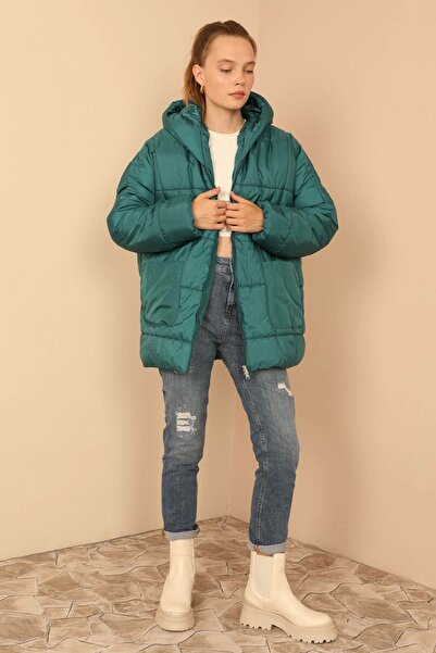 Genel Markalar Kapitone Kumaş Fermuarlı Yaka Kısa Boy Oversize Salaş Kadın Mont