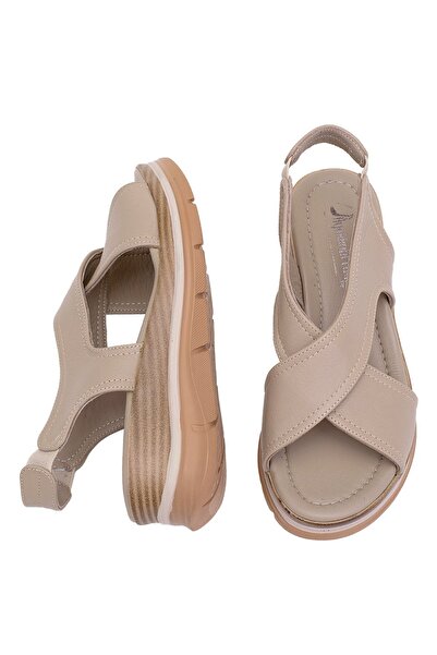 Ayakkabı Fuarı Women's Genuine Leather Wedge Sandals - Beige