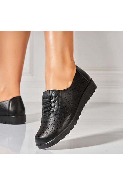 Joana Women's casual shoes in black eco-leather Ilya
