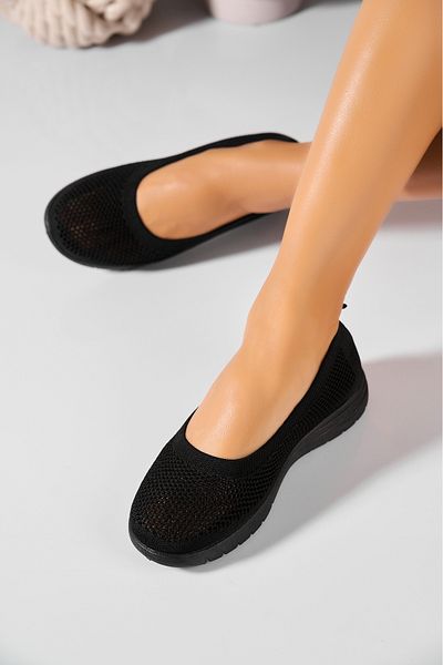 Joana Women's casual shoes in black fabric Darya