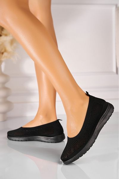 Joana Women's casual shoes in black fabric Darya