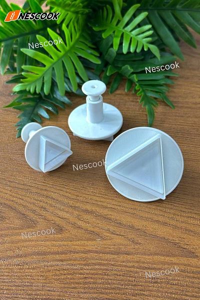 nescook 3-Piece Triangle Press Cutter / Cookie Mold / Fondant Mold