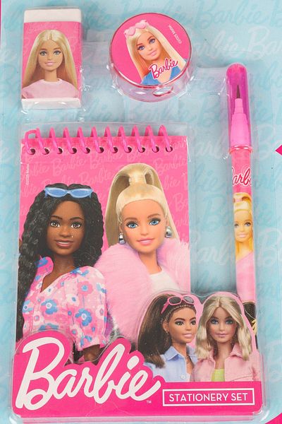 Barbie SET DE 4 ARTICOLE DE PAPETĂRI BARBIE LICENȚIAT DE SEZON NOU CU DEKOMUS, CĂRȚI DE NOTĂ, CREION, GUMĂ DE șters