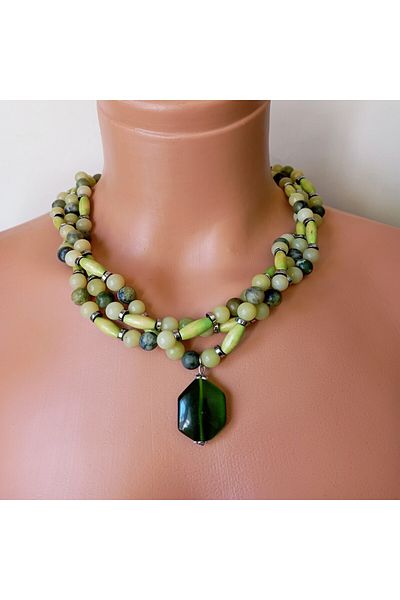 Asteria Elite Peridot Wooden Abundance and Energy Necklace Bracelet Set