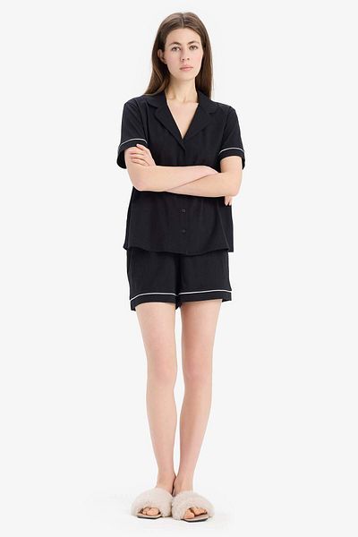 DeFacto Pajama Sets Short Sleeve Pajama Top with Shorts Sleepwear Bottom-Fall in Love B8679Ax25Sp